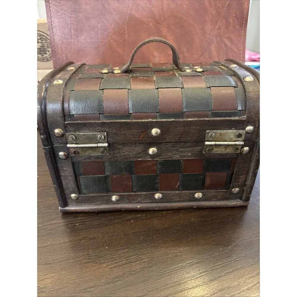 Vintage 6”x6”x9” Wood & Leather(?) Keepsake Box Treasure Checker Latch Handle